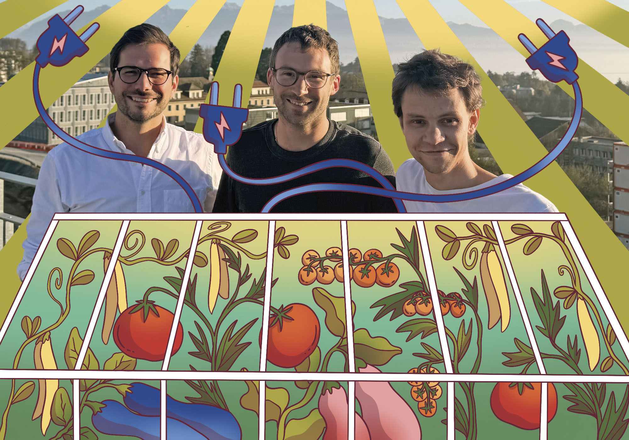 Trois hommes souriants posent devant une illustration colorée de panneaux solaires ornés de légumes et de plantes, avec des prises électriques stylisées.